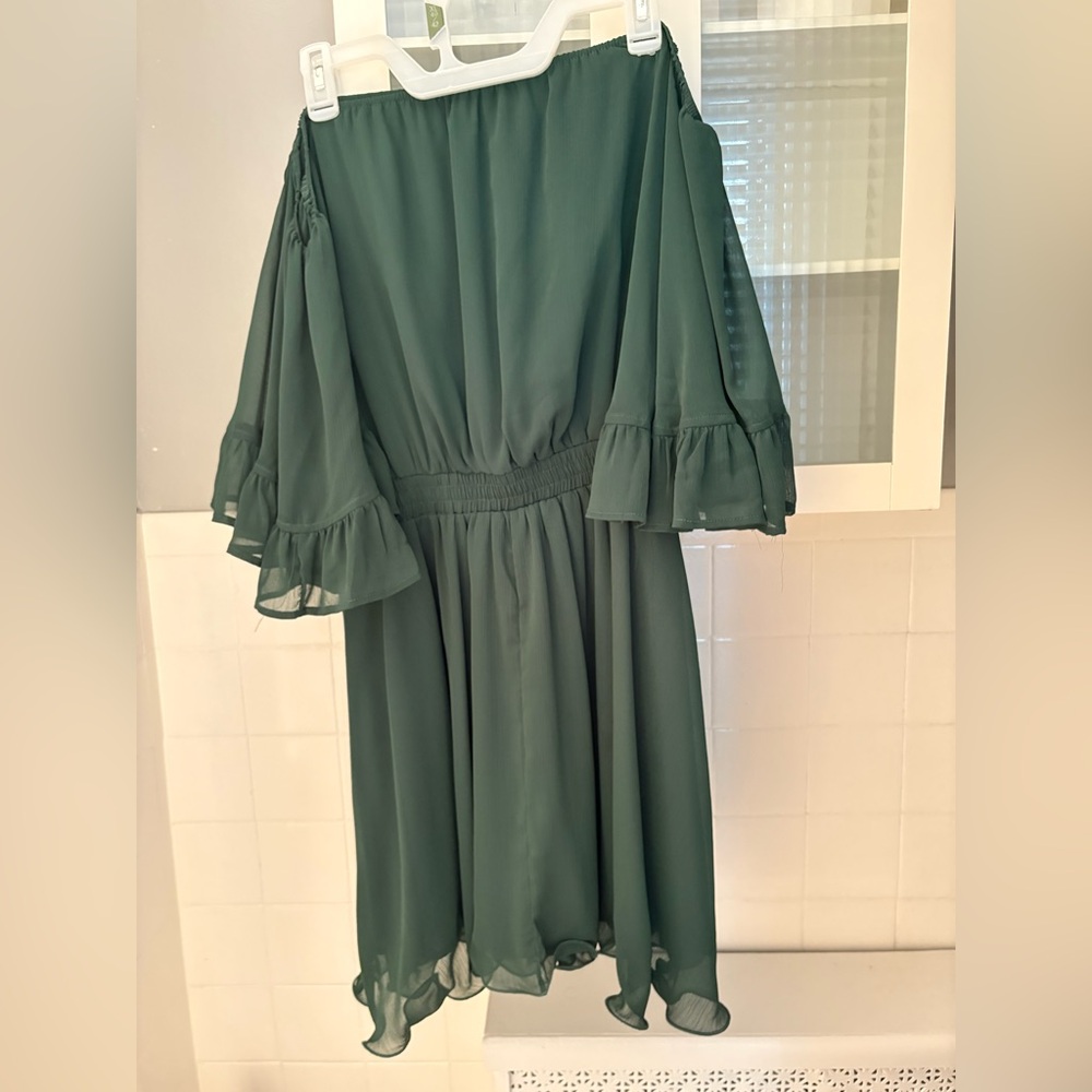 Elegant Green Ruffle Sleeve Dress